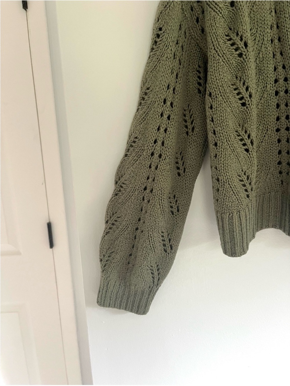 American Eagle Olive Pointelle Open Knit Cropped Button Front Cardigan Olive M - Picture 4 of 7